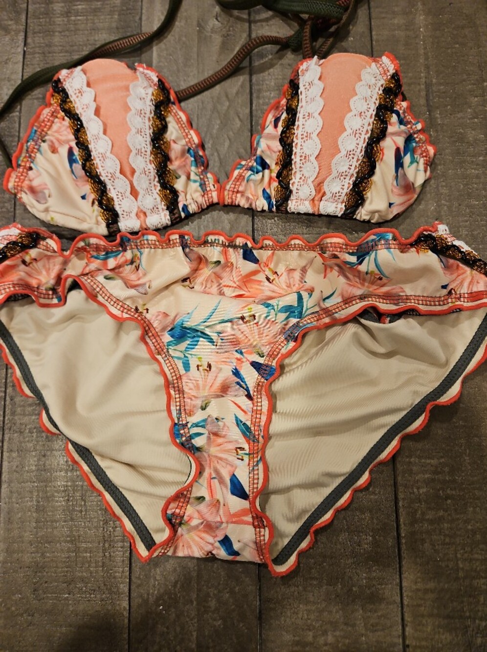 Mar de Rosas Floral Ruffle Triangle Bikini Set Size Medium